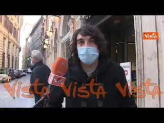 L'opinione dei romani sul vaccino AstraZeneca, "Mi fido della scienza"