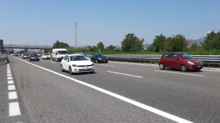 Tragico incidente sulla A2: perde la vita una bimba, cinque i feriti