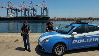 Trovati 3 chili di cannabis in un container per il trasporto di auto al porto di Gioia Tauro