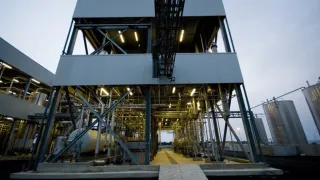 Depositavano e sversavano rifiuti industriali: sequestrati beni per 135 milioni a Lamezia