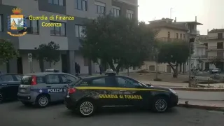 Illeciti alle Regionali 2020 e concussione: arrestato e posto ai domiciliari il sindaco di Trebisacce (VIDEO)