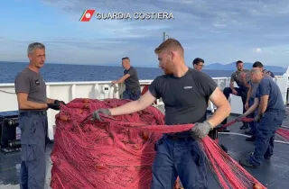 Operazione della Guardia Costiera contro le reti illegali: sequestri anche ad Amantea e Cetraro