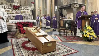 L'ultimo saluto a monsignor Domenico Graziani