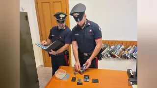 Taverna, trovato con oltre 108 grammi di hashish: arrestato un giovane