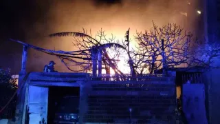 Incendio a Motta San Giovanni, vigile del fuoco ferito dallo scoppio di una bombola
