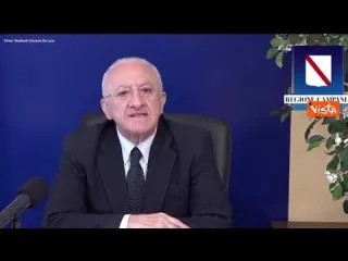 De Luca: "Ristoranti aperti ma coprifuoco alle 22 è presa in giro per i ristoratori"