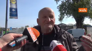 Dalla Calabria al San Raffaele per Silvio Berlusconi: la visita di un fan al presidente di Fi (VIDEO)