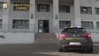 Bancarotta ed evasione fiscale, arrestato imprenditore crotonese
