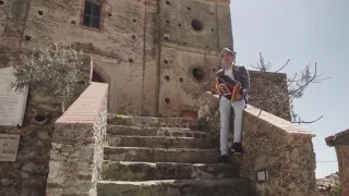VIDEO | In uscita il nuovo brano e videoclip di Ciccio Nucera: "Magnu Luludi", una dedica alle donne