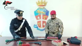 Deteneva armi clandestine e circa 200 munizioni: un arresto a Camini