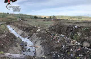 Sotto sequestro materiale derivante dalla pulitura di collettori idraulici, 2 denunce a Isola Capo Rizzuto