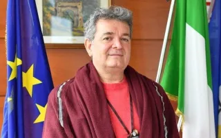 Nino Spirlì non è più un caso politico, è altro. Siamo di fronte a un imprevedibile errore della storia!