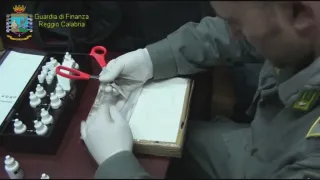 Scoperto corriere con oltre 4 kg di cocaina agli imbarcaderi di Villa San Giovanni (VIDEO)