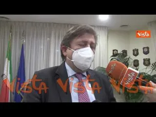 Via libera dell’Ema a vaccino Astrazeneca, Sileri: “Decisione positiva. Ripartiamo subito