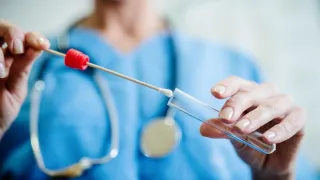 Coronavirus, trasferiti al Policlinico di Bari 2600 tamponi da processare dell'Asp di Cosenza