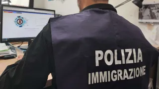 Operazione Karonte, immigrazione: estradato trafficante iracheno fuggito in Olanda