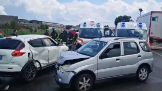 Incidente automobilistico sulla ss 106 crotonese: quattro feriti lievi (FOTO+VIDEO)
