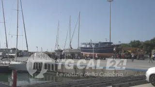 Migranti: nuovo sbarco di 76 persone a Roccella Jonica