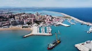 Il porto di Crotone candidato come polo per la produzione di parchi eolici offshore
