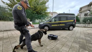 Viaggiava con oltre 10 kg di cocaina sull'A2: fermato dai finanzieri ed arrestato 25enne