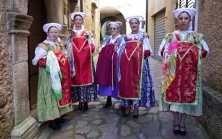 L'abito tradizionale di Guardia Piemontese e il laboratorio di tessitura