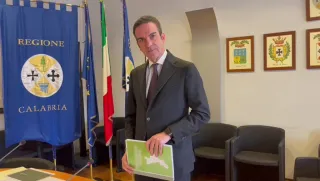 Aeroporti, Occhiuto: «Da oggi Sacal formalmente pubblica, Regione controlla il 61,2%»