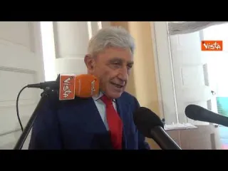 Bassolino: "Napoli città scassata, puntare sul Recovery Plan"