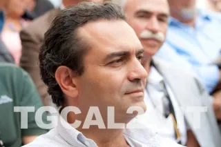 Regione Calabria: la sfida di De Magistris piomba sulle difficoltà di centrodestra, centrosinistra e 5Stelle