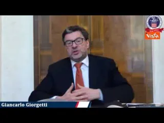 Produzione vaccini in Italia, Giorgetti: "Serve aiuto delle case farmaceutiche"