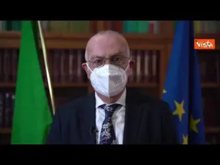 Rezza: "Cala incidenza, soprattutto per over 80. Cresce leggermente Rt, mantenere prudenza"