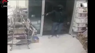 Arrestato rapinatore seriale degli esercizi commerciali nel Cosentino