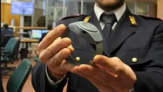 Maltrattava l'ex compagna: divieto d'avvicinamento e braccialetto elettronico