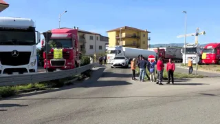 Protesta degli autotrasportatori, scaffali semivuoti nei supermercati calabresi