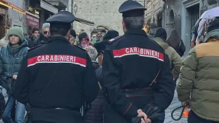 Spari nel Vibonese, colpi di pistola contro l'auto di un cameriere
