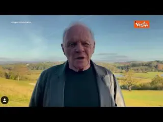 Anthony Hopkins vince l’Oscar per miglior attore protagonista, il ringraziamento su Instagram