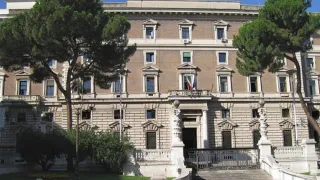 Coronavirus, la direttiva del Viminale: per chi viola gli spostamenti arresto fino a tre mesi
