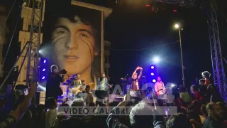VIDEO | La Rino Gaetano band inaugura in musica il murale realizzato da Jorit a Crotone