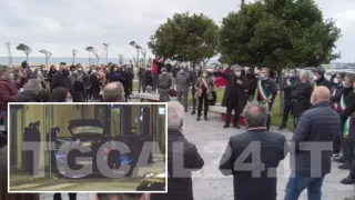 VIDEO | Cetraro reagisce all'attentato contro il maresciallo D'Ambrosio e scende in piazza