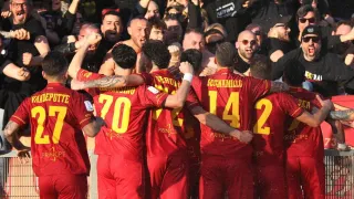 CALCIO | Serie B: il derby di Calabria lo vince il Catanzaro