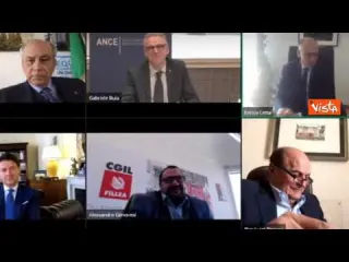Letta: "In Italia due lavori precari, segretario del Pd e capo di Governo. Io li ho fatti entrambi"