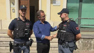 Polistena, soccorso dopo un infarto: torna mesi dopo per ringraziare la Polizia
