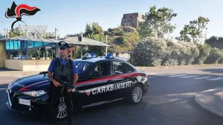 Migliaia di scarpe rubate a Scalea ritrovate a Casoria: due arresti