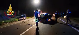 Incidente stradale nella notte sulla 106 nel Crotonese: due i feriti
