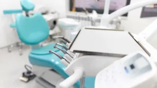 Scoperto dai Nas un dentista abusivo e recidivo che esercitava la professione nel Reggino