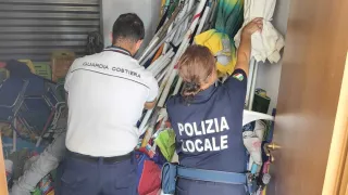 Spiagge libere, operazione a Isola Capo Rizzuto contro le occupazioni abusive