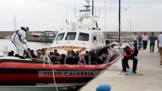 Continuano gli sbarchi di migranti a Roccella Jonica: arrivate 97 persone
