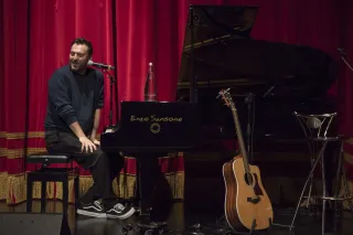 Cesare Cremonini all'Unical: dialogo su emozioni e fragilità