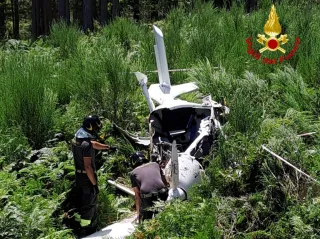 Cade velivolo in Sila, due i feriti: denunciato il gestore dell'aviosuperfice
