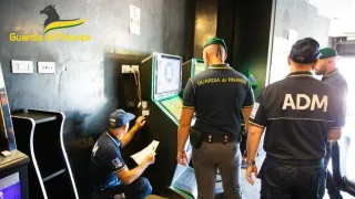 Giochi e centri scommesse, controlli in tutta Italia: 119 denunce