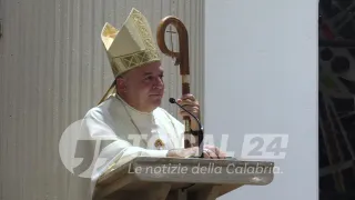 Mons. Panzetta saluta Crotone e si toglie qualche sassolino dalla scarpa